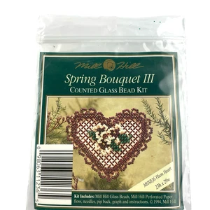 Mill Hill Spring Bouquet III PLUM HEART Counted Glass Bead Pin Kit MHSB36 - Picture 1 of 3