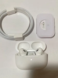 Apple AirPods Pro 2nd Generation with MagSafe Wireless Charging Case (USB‑C)... - Photo 1 sur 2