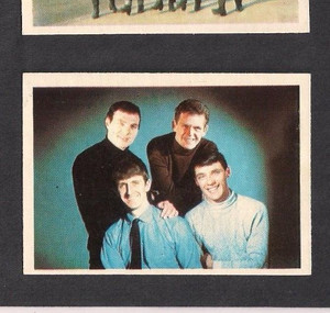 ORIGINAL A&BC BUBBLE GUM CARDS TOP STARS, THE FOURMOST, ISSUED 1964, No 32
