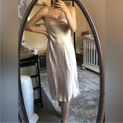 Show me Your Mumu Verona Champagne Lujo Satén Vestido Midi NUEVO XS Foto 1 de 4