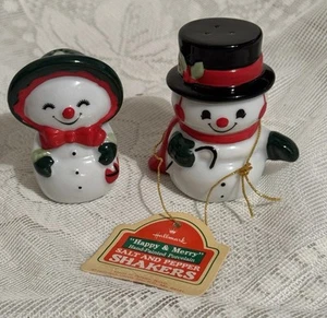 Hallmark 1974 Happy & Merry Mr and Mrs Snowman Salt & Pepper Shakers Porcelain - Picture 1 of 8
