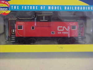 HO,Athearn#75176,CN #79909, wide vision Caboose ,new in box (JL66)