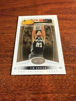 2004-05 Hoops Hot Prospects #28 Tim Duncan - Image 1 of 2