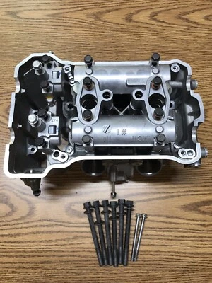 HONDA VFR800 INTERCEPTOR 2014-2015 CULATA PARTE TRASERA # 12020-MJM-D00 Foto 1 de 4