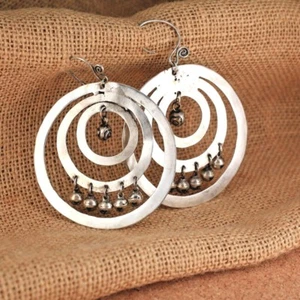ETHNIC TRIBAL MIAO HANDMADE EARRINGS / JE326 - Picture 1 of 3