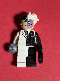 LEGO Two Face Minifigure 7781 Two-Face's Escape 2006 Heavily Played