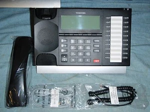 Toshiba DP5032-SD 20 BTN Lautsprecher Display Set schwarz, Garantie 5032-SD - Bild 1 von 1