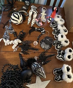 26 Pcs Black and White Christmas Ornaments Various Sizes Unique Stripes Fur Etc - Picture 1 of 22
