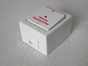 KOPP Heizungshauptschalter (Linse rot) AP FR STANDARD licht-grau (IP44) Aufputz - Bild 1 von 1