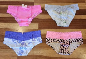 Victoria's Secret Panties 4 PACKS SIZE XS - Picture 1 of 1