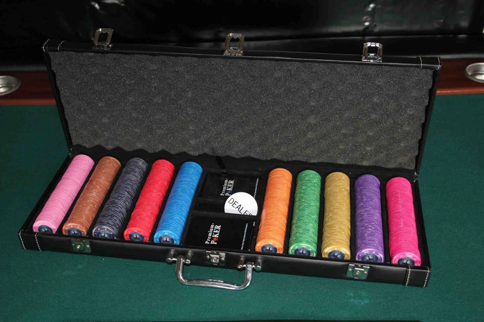 Original Royal Poker Chip Set samt Koffer, Plastikkartendecks und Dealer Button