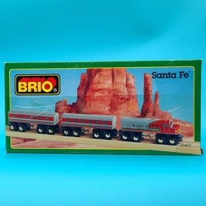SANTA FE - BRIO Holzeisenbahn 33423 RAR Thomas mit Box Trains of the World - Bild 1 von 7