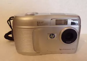 LOOK HP PHOTOSMART 320 2.1 MP 4X DIGITAL ZOOM CAMERA UNTESTED USED - Picture 1 of 8