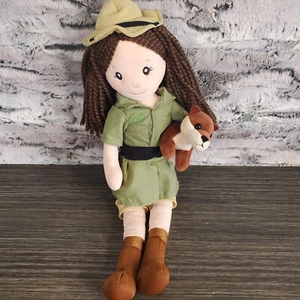 Muñeca niña cuidador zoológico The Petting 16" peluche sosteniendo nutria de río bebé - Imagen 1 de 6