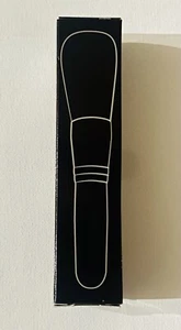 Laura Mercier Blending Brush - Picture 1 of 7