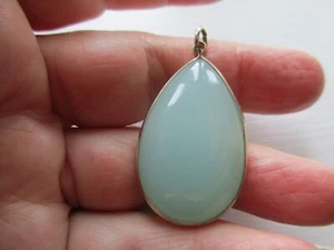 VINTAGE RETRO LARGE SILVER TONE GLASS JADE GREEN TEARDROP FOB CHARM PENDANT OLD - Picture 1 of 2