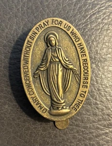 Vintage Blessed Virgin Mary Brass Car Visor Money Clip Catholic Medal - Picture 1 of 3