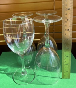 4er Set klassische klare Wasser-/Weingläser mit Stiel 7,25 Zoll - Bild 1 von 8