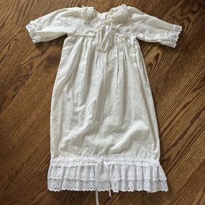 Vestido de bautizo vintage con cuentas de encaje de algodón hecho a mano Susan Lee for Newest Angel Foto 1 de 4