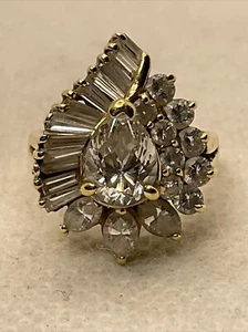 IMPRESSIVE 18K Yellow Gold Pear & Mixed Shape Diamond HEART Engagement Ring - Picture 1 of 24