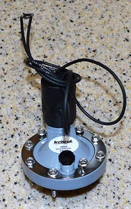 Irritrol R811 24VAC Solenoid Irritrol 205 Valve W/Top half of valve & hardware - Picture 1 of 3
