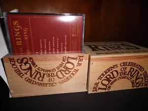 Lord Of The Rings Tolkien's Wood Box CD Set Dramatization Lot L5225 - Foto 1 di 9