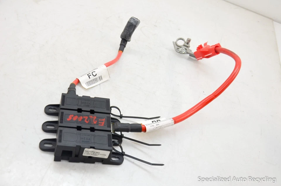 2011 JAGUAR XF 5.0 LITER FUSE BOX CABLE RELAY BATTERY AX2314A005CA UNIT - Image 1 of 4