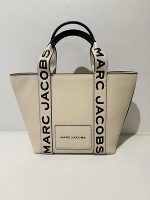 Bolso de Mano Marc Jacobs Mediano Marc-Et Cuero Nuevo con Etiquetas - Malvavisco  Foto 1 de 4
