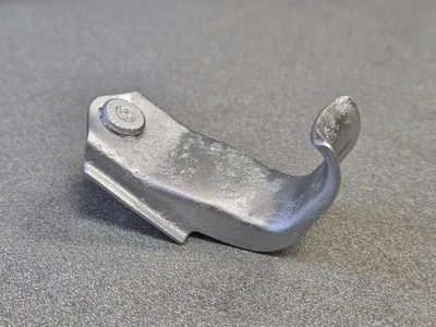 SOPORTE DE SUSPENSIÓN DE ESCAPE USADO ORIGINAL GENUINO PORSCHE 928 #2 PITTED NLA Foto 1 de 4