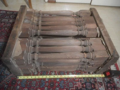Antiguo Juego de 40 Husillos de Escalera Arquitectónicos de Madera Nuevo de Lote Antiguo, Hallazgo Estate de Colección Foto 1 de 4