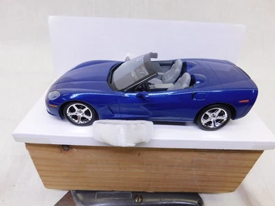 NUEVA CORBETA AMT 2006 ESCALA 1/25 EN AZUL CONVERTIBLE MODELO PROMOCIONAL ERTL Foto 1 de 4