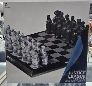 DC Collectibles DC Comics New 52 Justice League Chess Set NEW In Box LTD ED - Picture 1 of 11