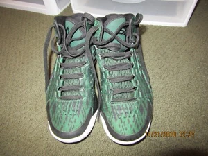 Under Armor Icon zapatos de baloncesto - verde/negro talla 5Y - Imagen 1 de 7
