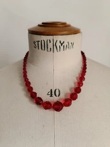 Rubinrote Perlenkette facettiert / Vintage - Bild 1 von 8