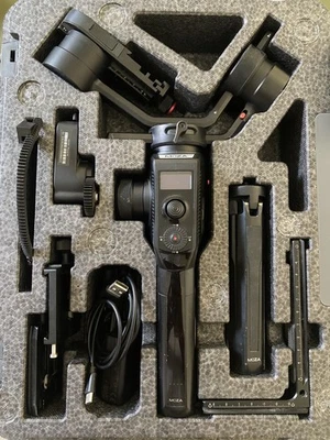 Estabilizador cardán de 3 ejes MOZA Aircross 2 para cámara sin espejo Foto 1 de 2