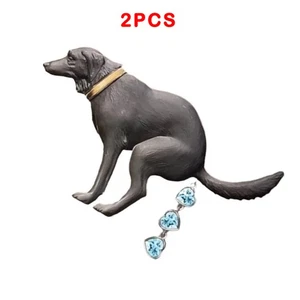 2PZ DIVERTENTE NOVITÀ METALLO TONO ARGENTO CANE CACCA BLU CRISTALLO CUORI SPILLA SPILLA CACCA - Foto 1 di 9