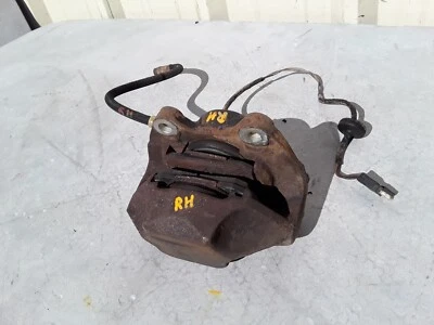 Оригинальный суппорт переднего правого пассажирского бокового тормоза 1977 Mercedes Benz W123 240D - Изображение 1 из 4