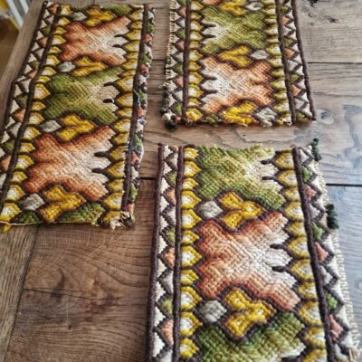 Linge ancien tapisserie : trois pièces de tapisserie document - Photo 1/3