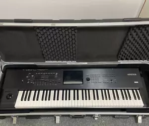 Korg Kronos-73 Keyboard Synthesizer 73key w/case - Picture 1 of 15