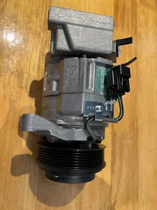 GM ACDelco A/C Compressor ACD #15-21685 GM# 25865635 New NOS Cadillac CTS - Picture 1 of 8
