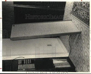 1987 Press Photo Wall Mounted Stereo Speaker by Magneplaner Magnepan - hpa18380 - Picture 1 of 2
