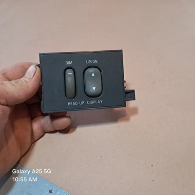 1997-2003 OEM PONTIAC GRAND PRIX DISPLAY ATENUADOR HEAD UP DISPLAY EN DIM SWITCH Foto 1 de 4