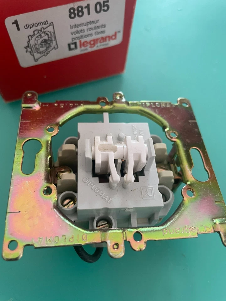 legrand diplomat  interrupteur volet roulants 88105 - Photo 1/1