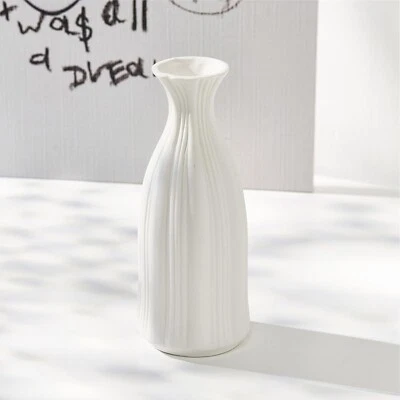 Weiße Keramik-Blumenvase für Tischdeko - Bild 1 von 4