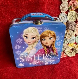 Disney Frozen Sisters Are Magic Little Lunch Box Elsa & Anna Cute Collectible - Foto 1 di 7