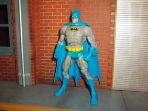 DC UNIVERSE CLASSICS 30TH ANNIVERSARY SUPER POWERS BLUE GREY SUIT BATMAN  FIGURE - Picture 1 of 1
