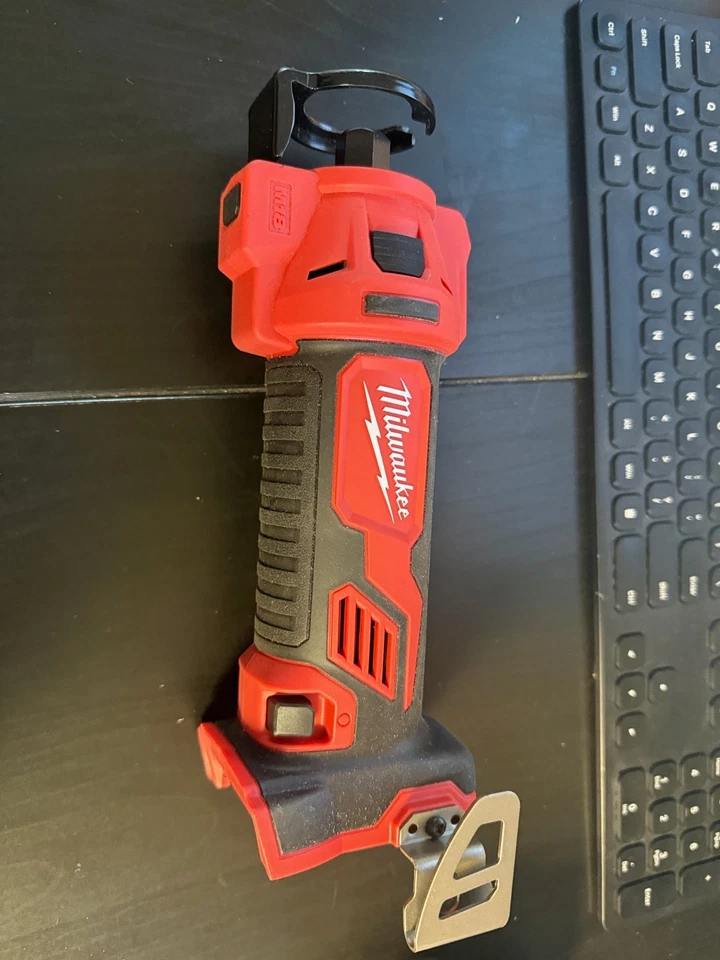Milwaukee 2627-20 M18 Cut Out Tool Tested Working For Parts or Repair 1CB - Image 1 of 4