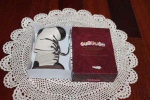 American Girl Doll Kirsten Botas Dos Tonos RETIRADAS, Caja Original, Usadas en Excelente Condición! - Imagen 1 de 5