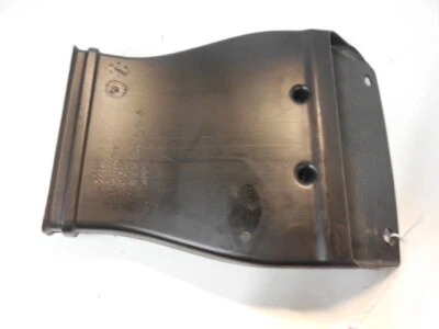 Audi A8 D3 2004-10 conducto de flujo de aire trasero debajo del suelo 4E0819825A Foto 1 de 3