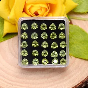25 Stück VVS Natürlich Peridot Unbehandelt Trillion Cut Beste Grün Edelsteine ~ - Bild 1 von 2